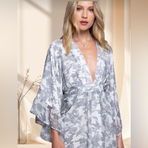 POL Floral Wraparound Lightweight Flowy Breezy Maxi Dress - Picture 4 of 7